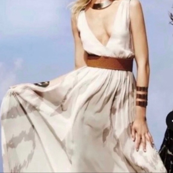 Express Dresses & Skirts - EXPRESS Maxi with lining size Medium